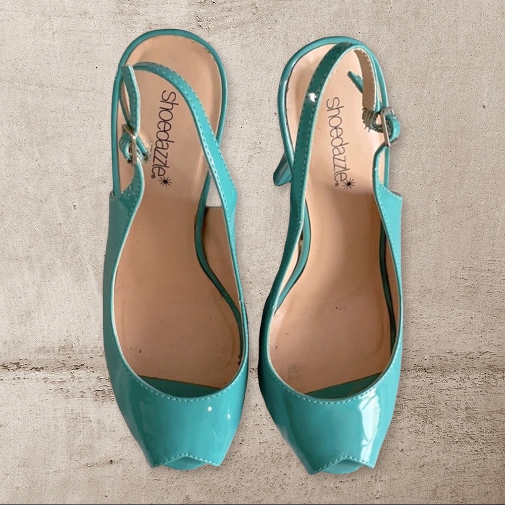 Peep toe platform pumps - Picture 4 of 4